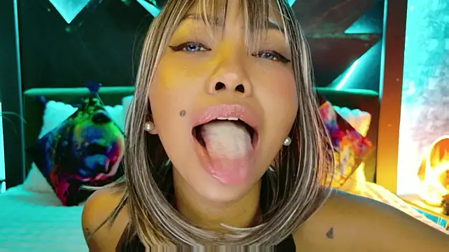 ElyaQuinn Live XXX-chat