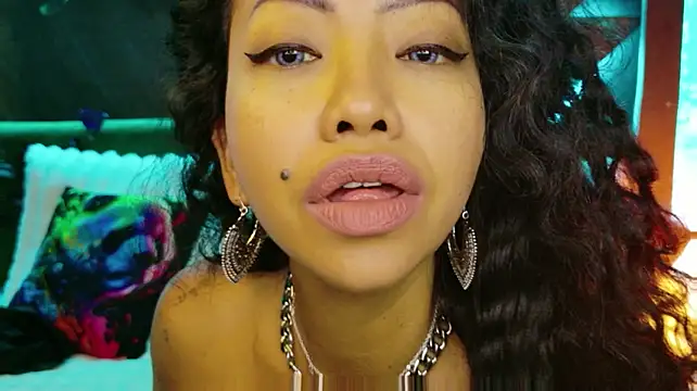 ElyaQuinn's Live XXX Chat