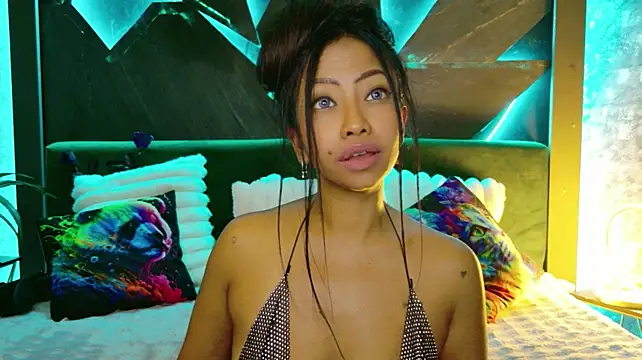 ElyaQuinn Pertunjukan Webcam