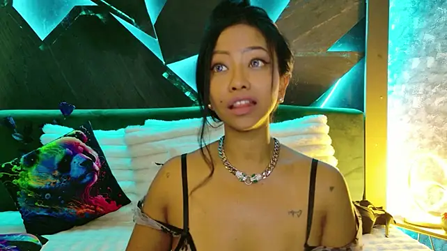 ElyaQuinn Show in webcam
