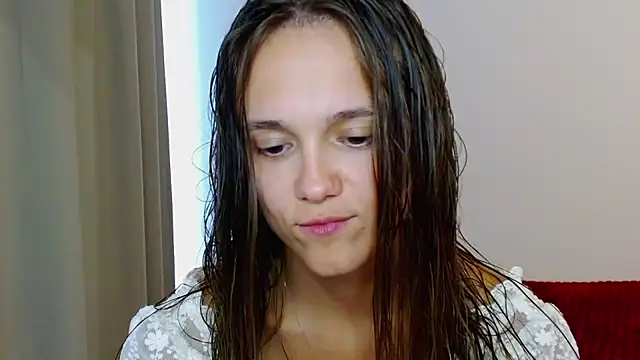 dirtyxEmily Adlı Modelin Canlı XXX Sohbeti