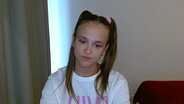 dirtyxEmily Chat XXX in diretta