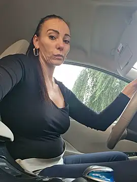 צ'אט XXX בשידור חי של milflovelyxxx