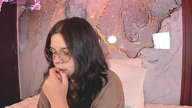 Mey_moon Chat XXX in diretta