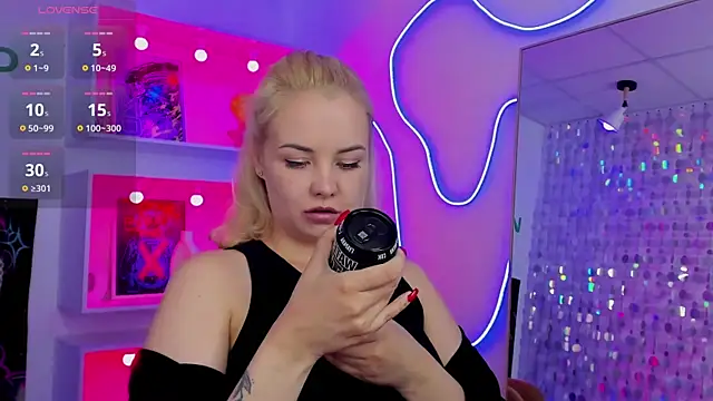 צ'אט XXX בשידור חי של StephanieSweety