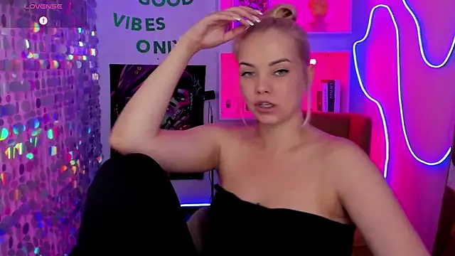 XXX chat uživo modela StephanieSweety