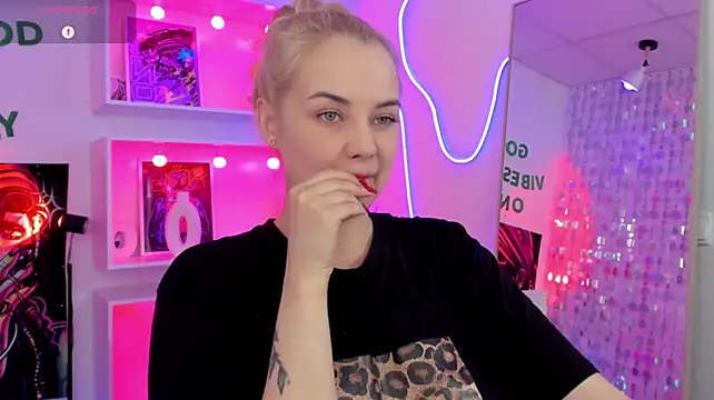 Chat +18 de StephanieSweety ao vivo