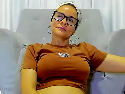 Chatroom XXX en direct de Sami_Hotie1