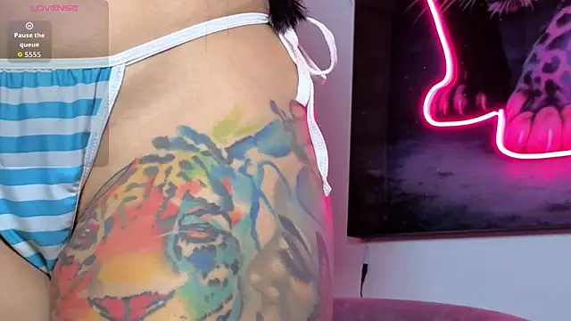 צ'אט XXX בשידור חי של SofiaInk