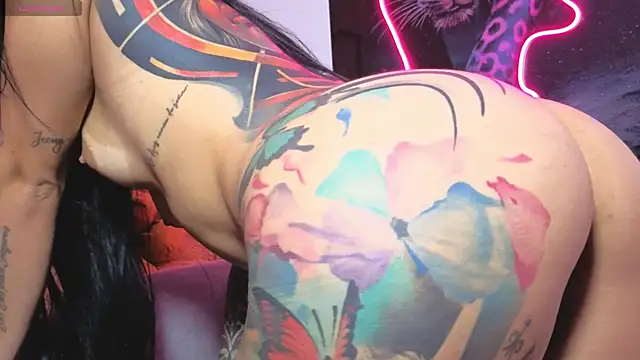 SofiaInkのライブXXXチャット