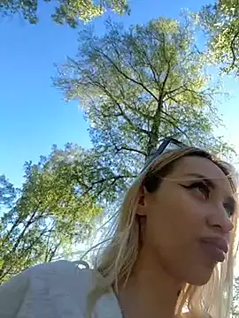 Blckmirrorr's Live XXX Chat