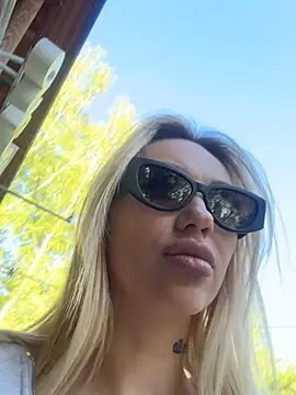 Blckmirrorr's Webcam Show