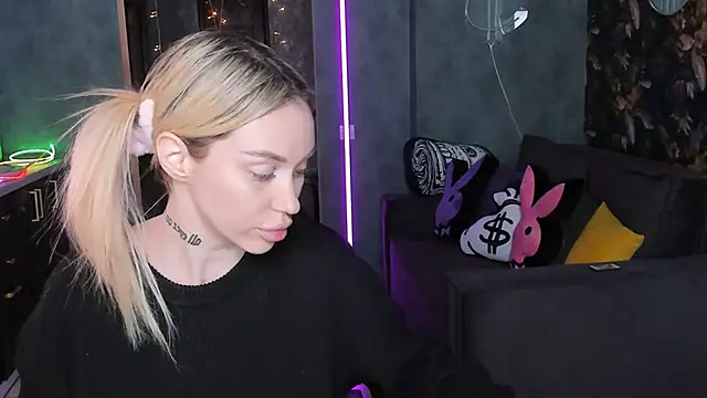 Blckmirrorr's Live XXX Chat