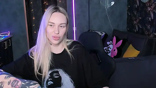 XXX chat uživo modela Blckmirrorr