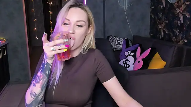 Živý XXX chat Blckmirrorr