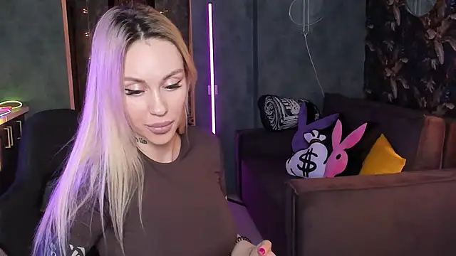 Blckmirrorr Adlı Modelin Canlı XXX Sohbeti