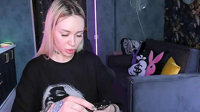 Blckmirrorr's Live XXX Chat
