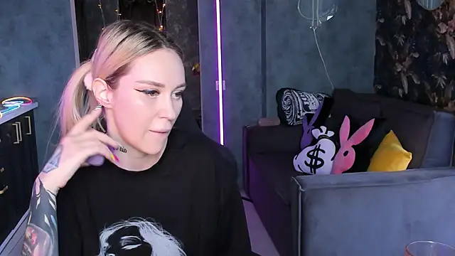 Blckmirrorr – Live XXX-chat