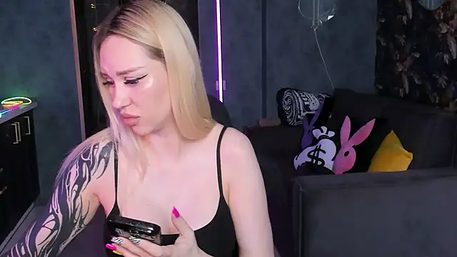 Blckmirrorr's Live XXX Chat