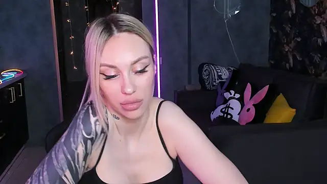 Blckmirrorr's Live XXX Chat