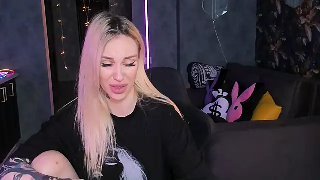Blckmirrorr Adlı Modelin Canlı XXX Sohbeti