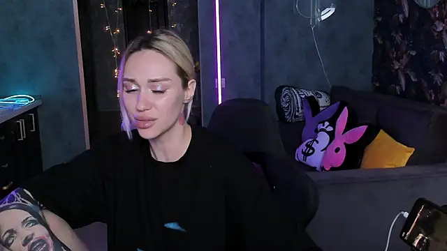 Blckmirrorr's Live XXX Chat