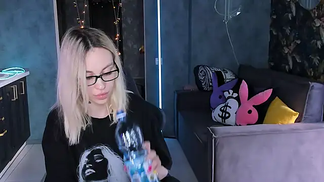Blckmirrorr's Live XXX Chat