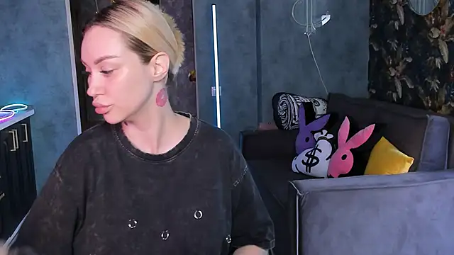 Blckmirrorr Chat XXX in diretta