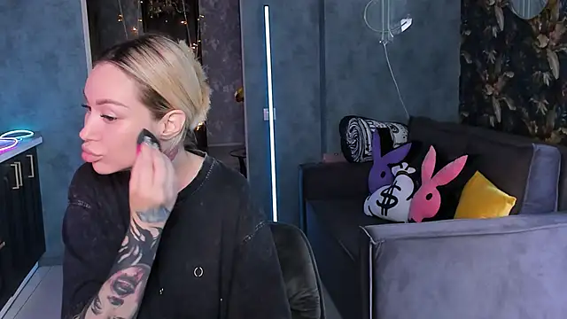 Blckmirrorr's Live XXX Chat