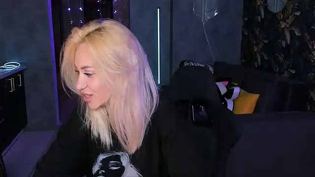 Blckmirrorr Chat XXX in diretta