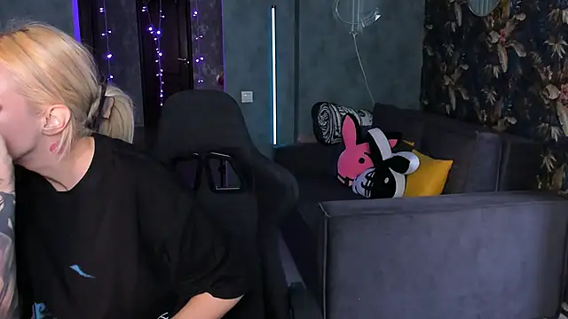 Blckmirrorr's Live XXX Chat
