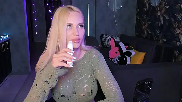 XXX chat uživo modela Blckmirrorr