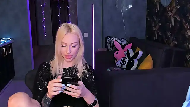 Blckmirrorr's Live XXX Chat