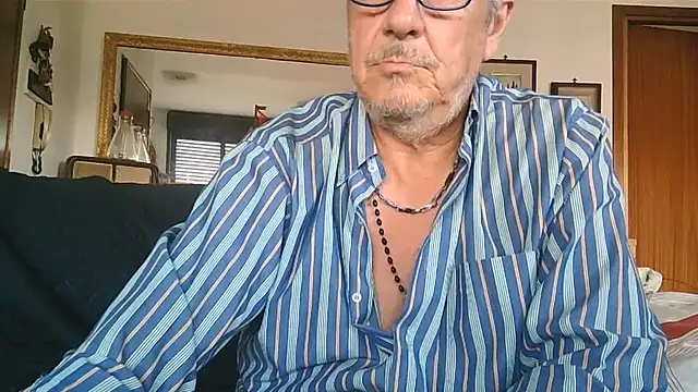 gyodybis Show in webcam