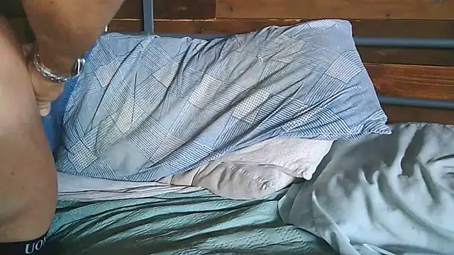 gyodybis Show in webcam