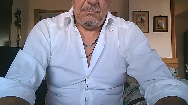 gyodybis Show in webcam