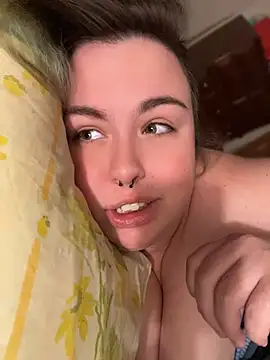 Show modela Littlecumslut003 na web-kameri