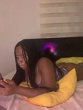 Chatroom XXX en direct de MISSMAYSROOM