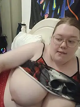 Sexycurvyemilyy Show in webcam