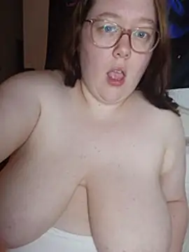 Sexycurvyemilyy Webcam Show