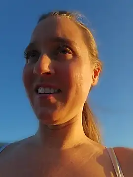 SkyelarSomer Webcam show