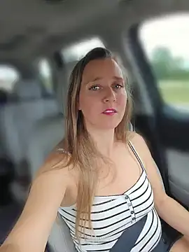 XXX chat uživo modela SkyelarSomer