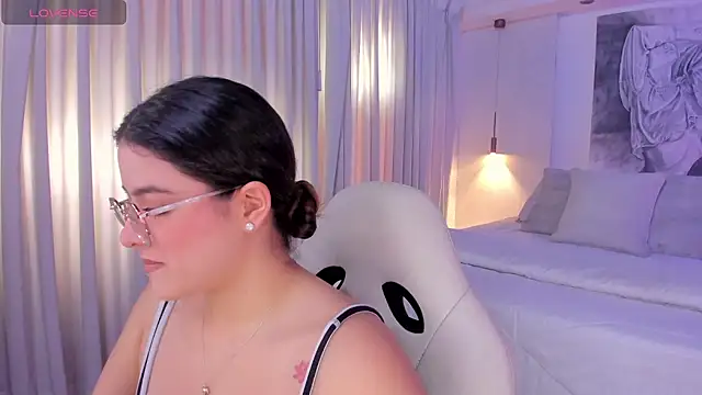 nathalie_rivers Adlı Modelin Canlı XXX Sohbeti