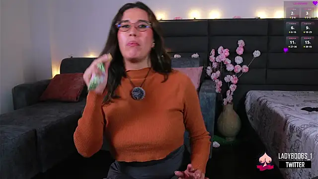 kathieandpovcock1 Live XXX-Chat