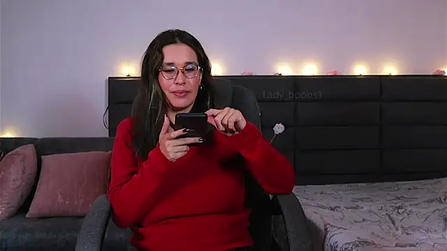 kathieandpovcock1 লাইভ XXX চ্যাট