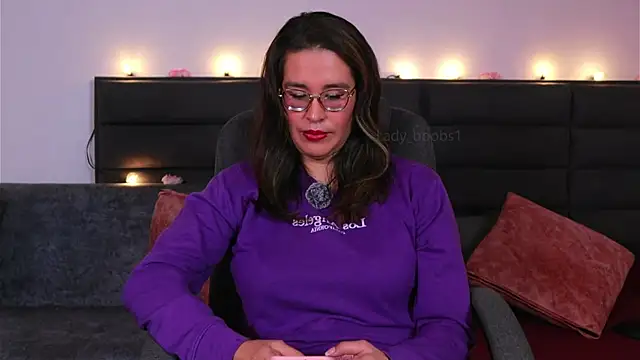 kathieandpovcock1's Live XXX Chat