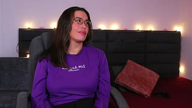 kathieandpovcock1's Live XXX Chat