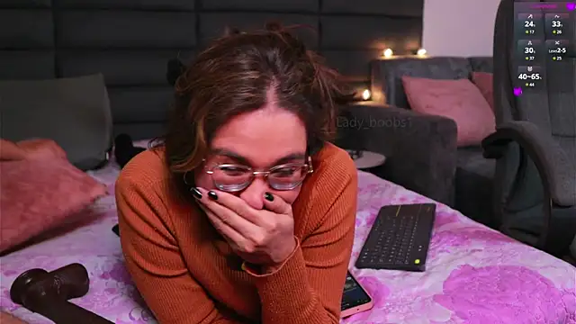 Show modela kathieandpovcock1 na web-kameri