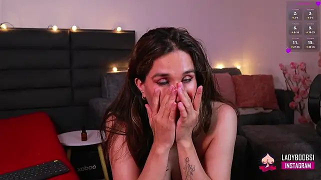 צ'אט XXX בשידור חי של kathieandpovcock1