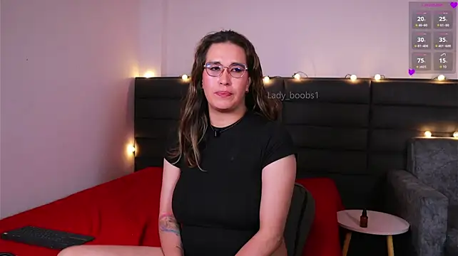 kathieandpovcock1's Live XXX Chat